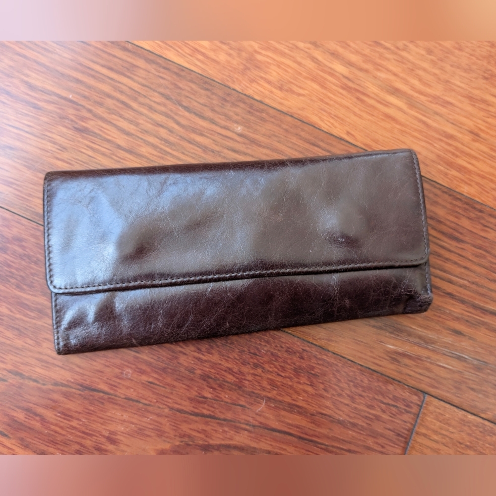 HOBO International Sadie Brown Polished Leather Trifold Keyring Clutch Wallet - Picture 2 of 4